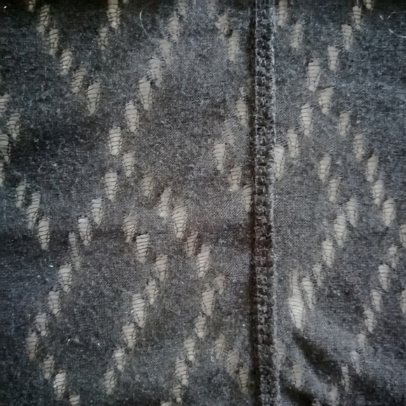 Mossimo High Low Eyelet Top - Picture 3 of 5